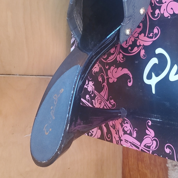 Heels - Picture 6 of 7